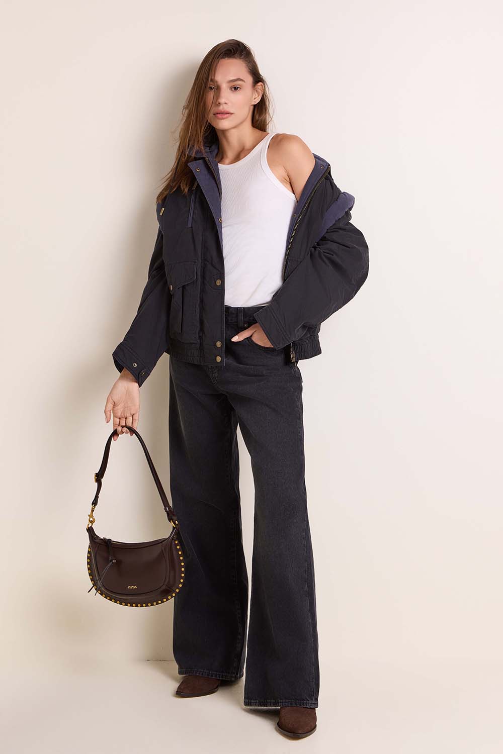 מכנסי ג'ינס בגזרה מתרחבת